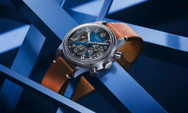 煙熏藍面初登場!LONGINES Avigation BigEye首款鈦金屬腕表-復刻表