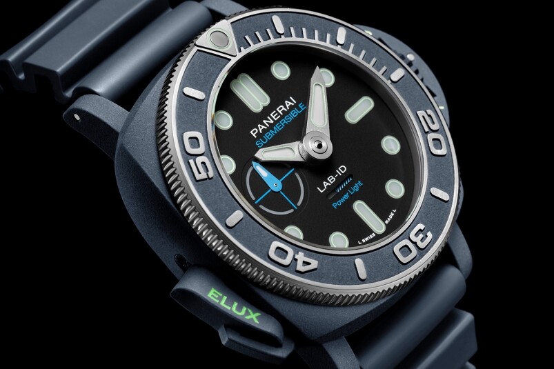 夜光功能新高度！ Panerai全新Submersible Elux LAB-ID腕表 以純機械一鍵開關發光系統