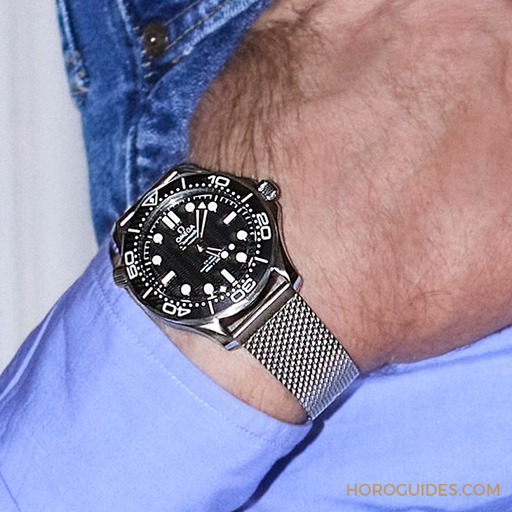 OMEGA - SEAMASTER - 210.30.42.20.03.002 - 007手腕再次提前曝光新作？ 巴黎奧運(yùn)會謎樣的OMEGA Seamaster黑面無日期款